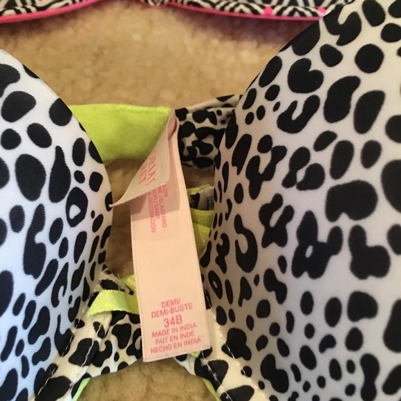 Victoria ‘s Secret brand new bras - Picture 3 of 8